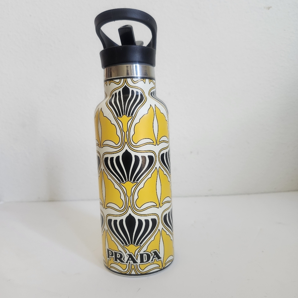 LIMITED Prada 500 ml stainless steel travel bottle w/lid